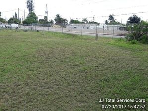 Commercial Lawn Service in Miami, FL (1)